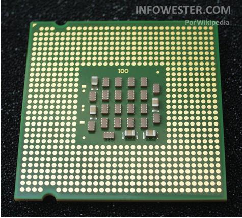 Processador com encapsulamento FC-LGA4 - Repare que n�o h� pinos, somente contatos met�licos - Imagem por Wikimedia