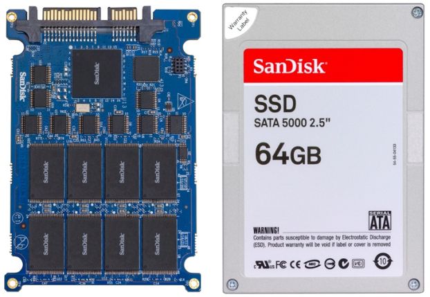 Visão interna e externa de uma unidade SSD de 64 GB da Sandisk