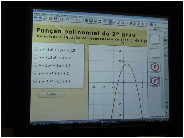 Aula interativa em uma lousa digital