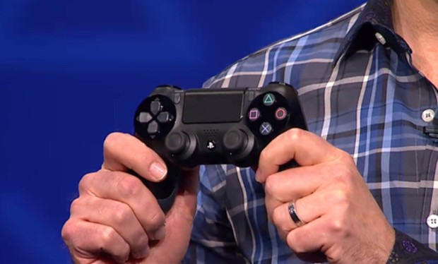 Por enquanto, somente imagens do joystick do console, o DualShock 4, é que estão disponíveis