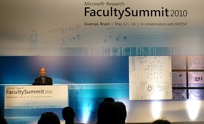 Rico Malvar se apresentando no Latin American Faculty Summit 2010