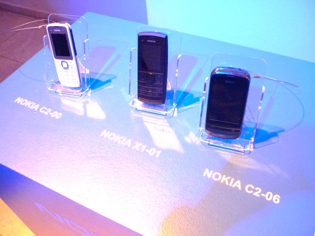 Nokia X1-01, C2-00 e C2-06