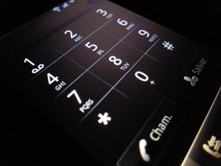 Imagem ilustrativa: teclado de smartphone