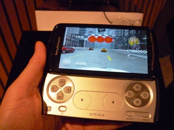 Xperia Play: agora, um console de games