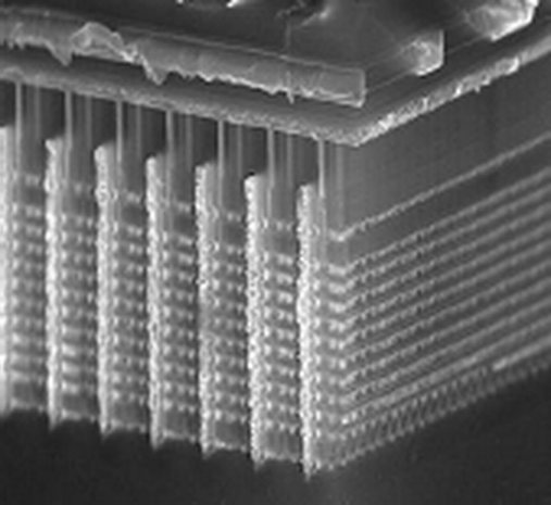 Imagem em escala microscópica que mostra o empilhamento