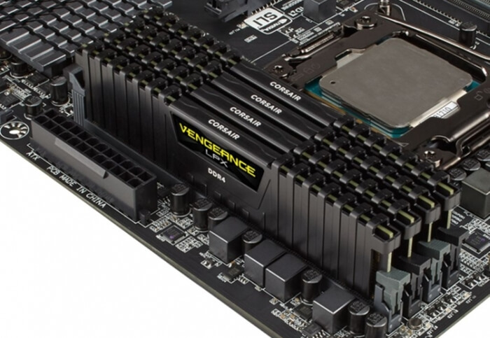 Memórias DDR4 em esquema Quad-Channel — imagem: Corsair