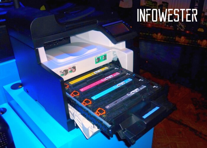 Impressora a laser com toners coloridos