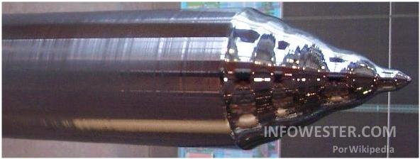 Cilindro formado por silício (ingot). Imagem por Wikipedia